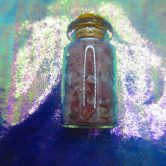 Strawberry Quartz Gemstone Chips In A Bottle Embellishments Natural Semi Preciou - Picture 3 of 3